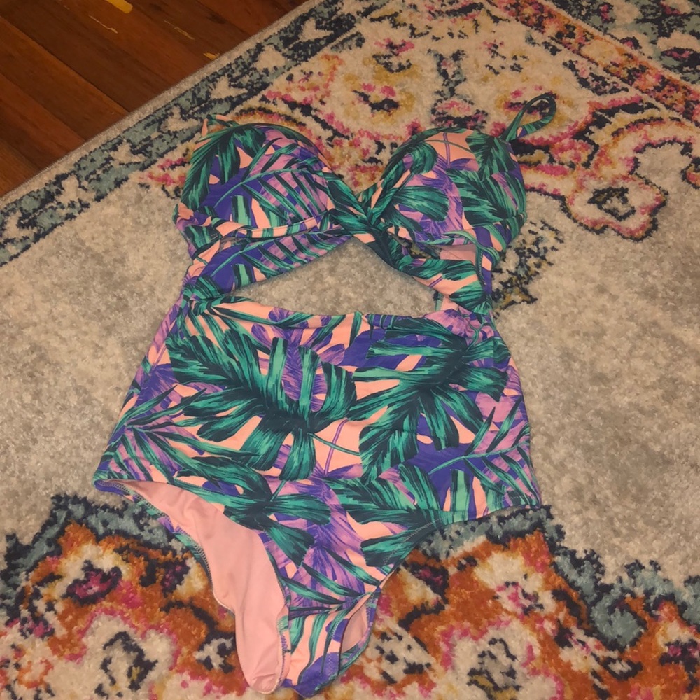 Swim suit